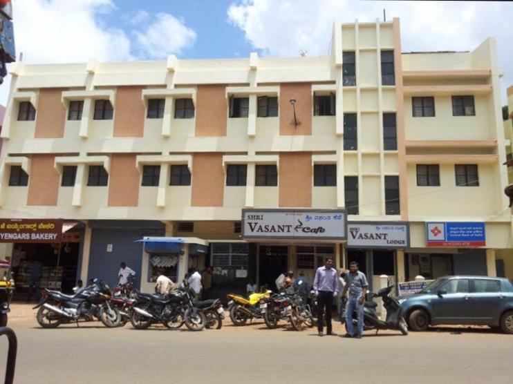Shri Vasant Lodge Hubli Bagian luar foto