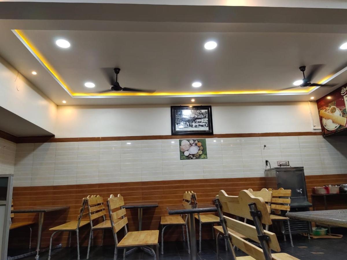 Shri Vasant Lodge Hubli Bagian luar foto