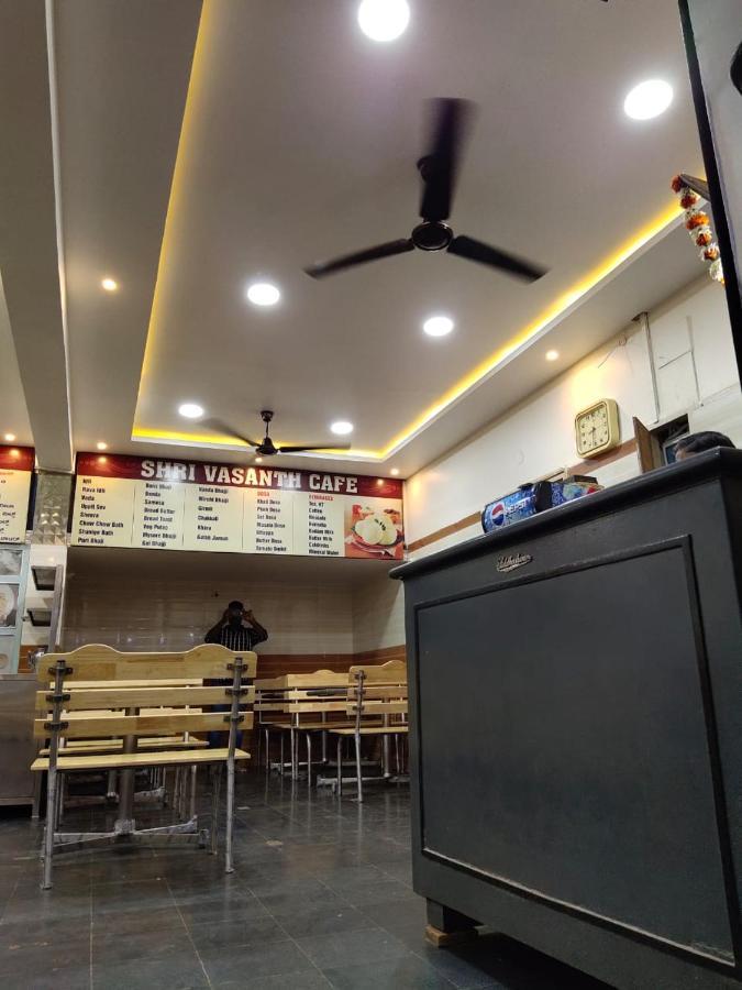 Shri Vasant Lodge Hubli Bagian luar foto